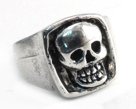 Giant Skull Ring